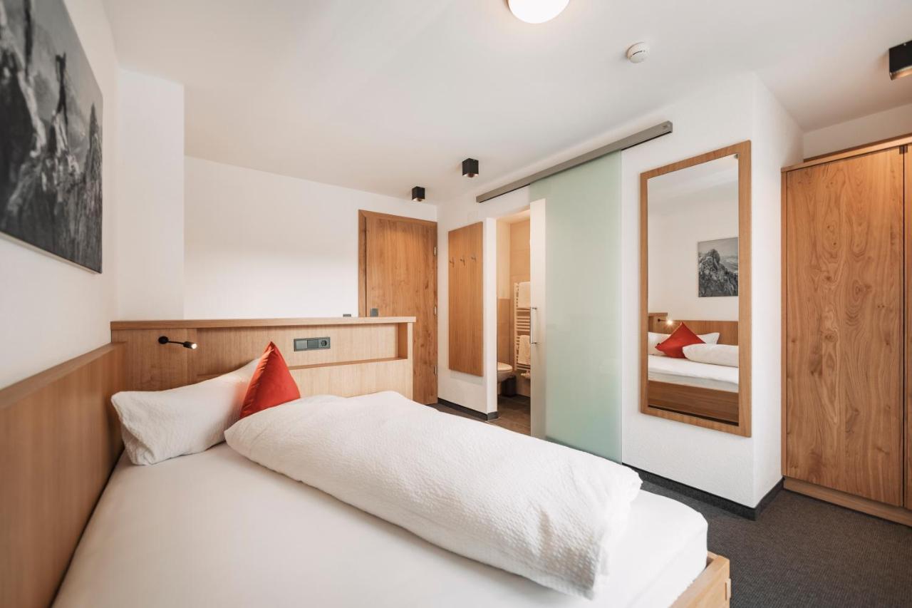 Apart Garni St Martin - Silvretta Card Premium Betrieb Galtuer Exterior photo